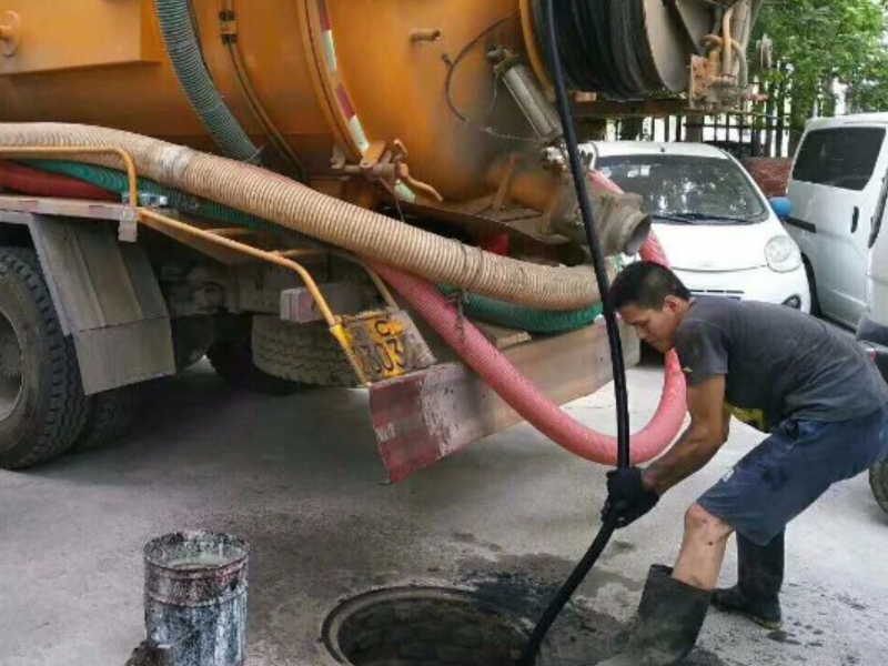 西安打捞，清理化粪池