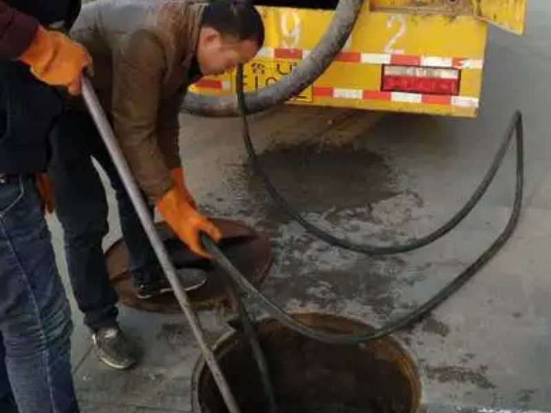 西安东郊卫生间除臭，取断丝，修水龙头，更换角阀阀门