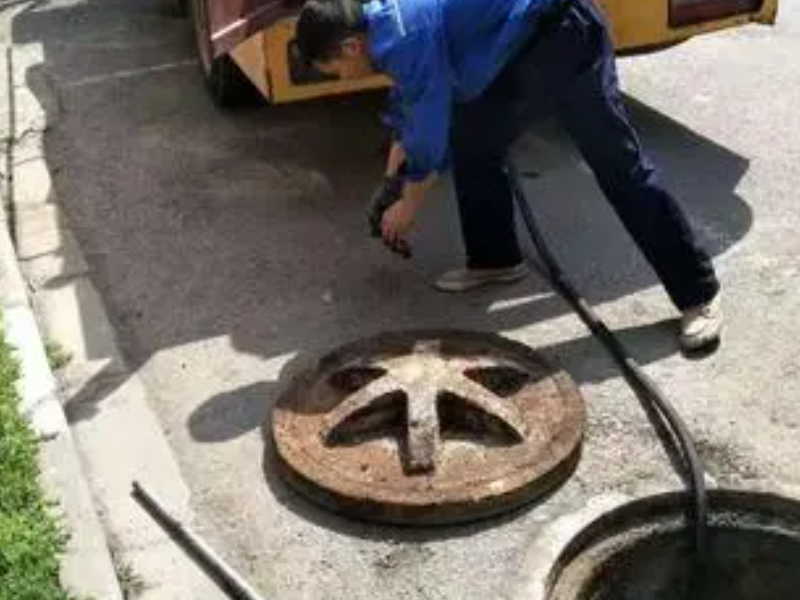 西安东郊卫生间除臭，取断丝，修水龙头，更换角阀阀门