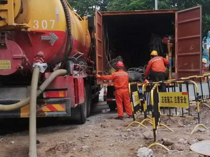 西安专业疏通下水道电缆管道疏通抽泥浆化粪池清理污水